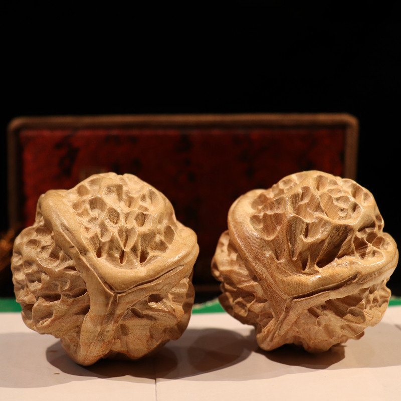 文玩堂：瀋陽鶏心文玩胡桃（高级品）特卖不刀 沈鸡核桃盘玩记-淘宝逛一逛