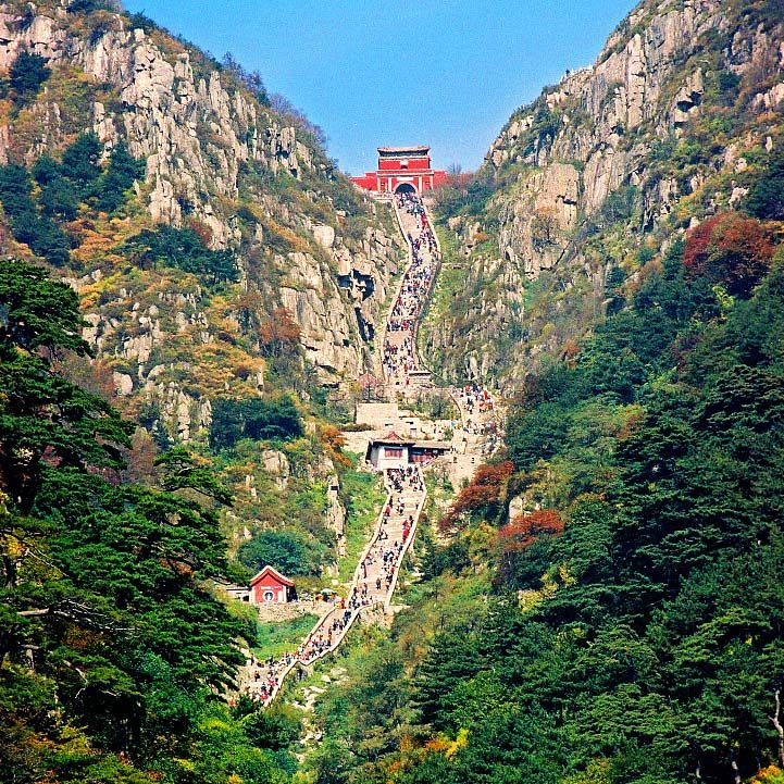 山东旅游青岛济南威海烟台蓬莱泰山曲阜三孔养马岛7天6晚纯玩