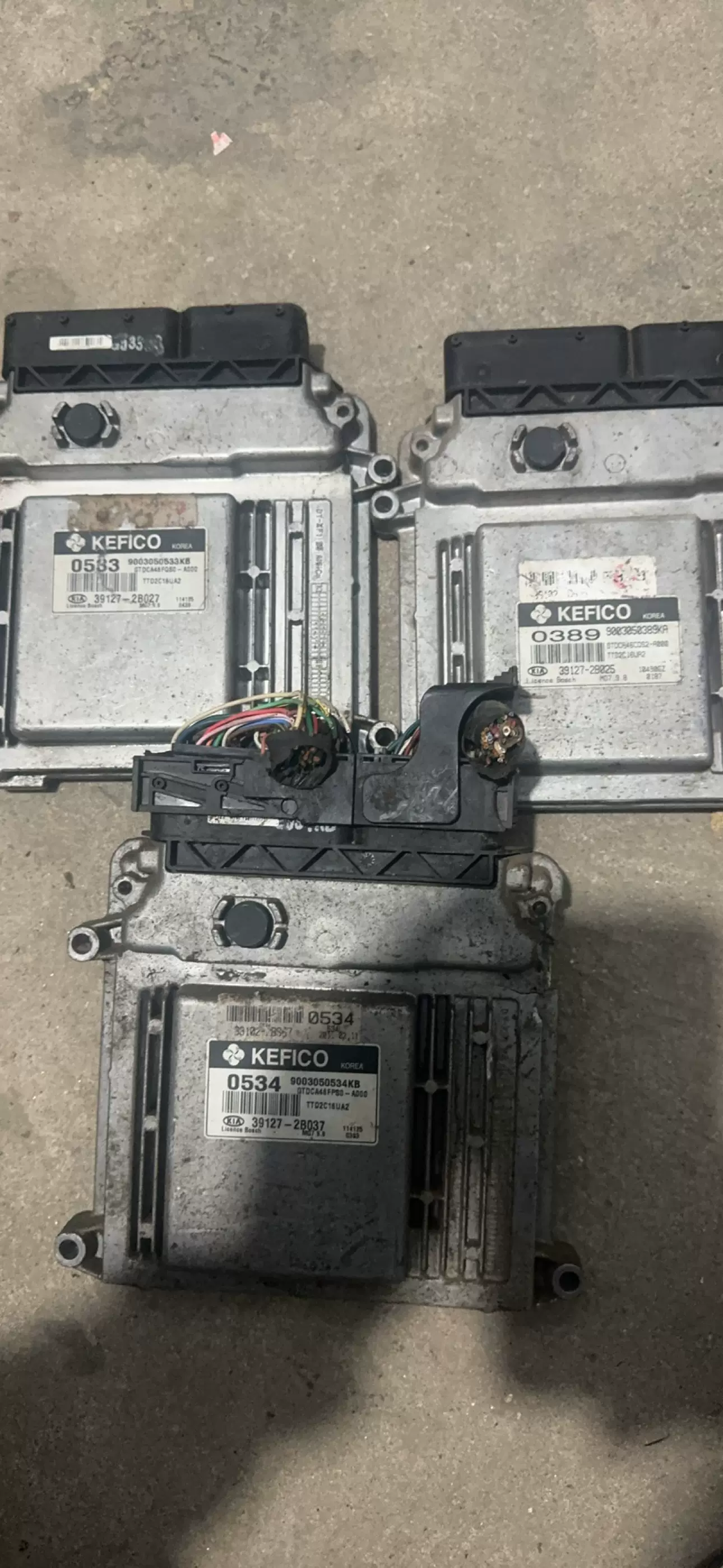 0281020134 ECU エンジン コンピュータ ボード 電子制御ユニット FC700