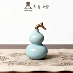 Ruyao Gourd-Shaped Ceramic Tea Pet, High-End Chinese-Style Crystallized Ornament, Crackle Glaze Sky Blue Zen-Inspired Ceramic Tea Accessory