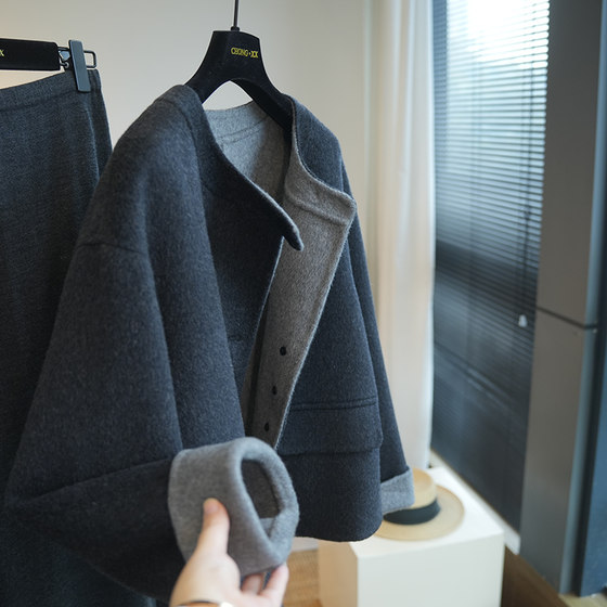 
Chong Xiaoxiao light luxury cashmere wool contrasting double-sided woolen short coat women's woolen coat top autumn and winter A71K