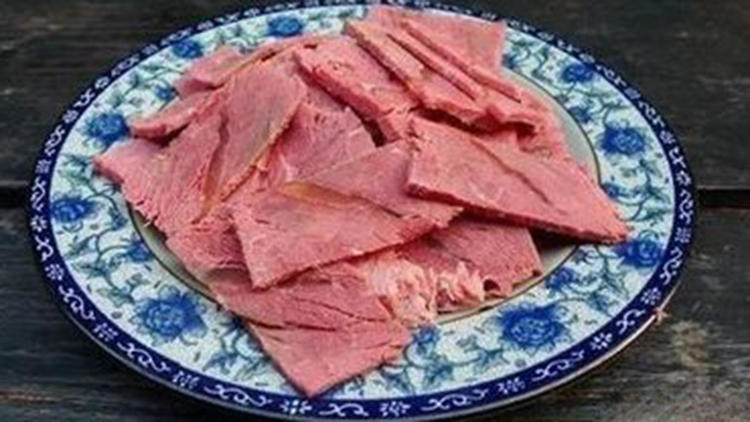 据说，这些卤味肉食更适合作为下酒菜(图1)