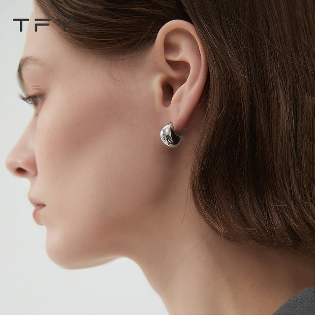 Small silver bean earrings for women 2025 new popular style metal drop earrings sterling silver needle simple high-end earrings