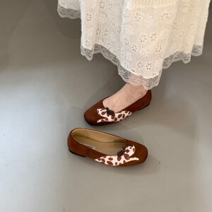 
Cute Spotted Puppy Square Toe Shallow Mouth Single Shoes for Women 2026 Summer New Style French Flat Retro Soft Sole Granny Shoes
