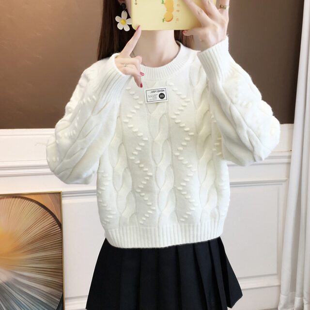 Round -neck twist sweater female autumn and winter new small little loose and thickened outside wearing a cover with bottom knit sweater