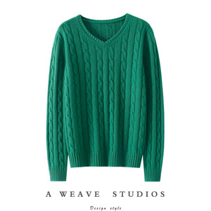 
The outfit is very eye-catching! Thickened cable 100% pure cashmere sweater for women V-neck cashmere sweater knitted bottoming shirt