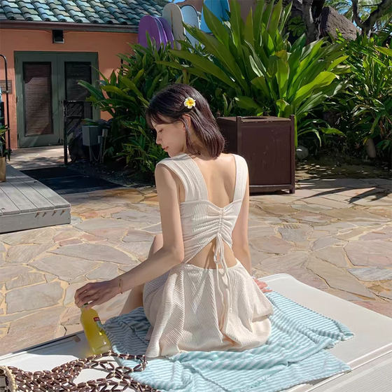 
Backless strappy swimsuit for women, 2025 new hot model, high-end, slimming, belly-covering, conservative one-piece dress, sexy