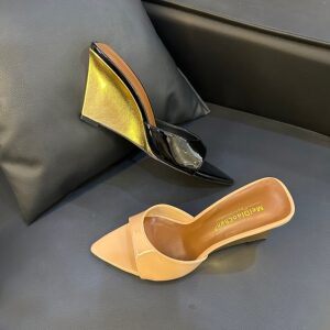 
Gold wedge sandals 2025 summer new sexy and fashionable pointed toe black patent leather comfortable high heel slippers