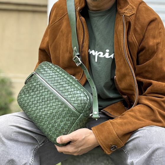 
MOZE retro niche first-layer cowhide hand-woven shoulder crossbody bag high-end genuine leather second-hand bag