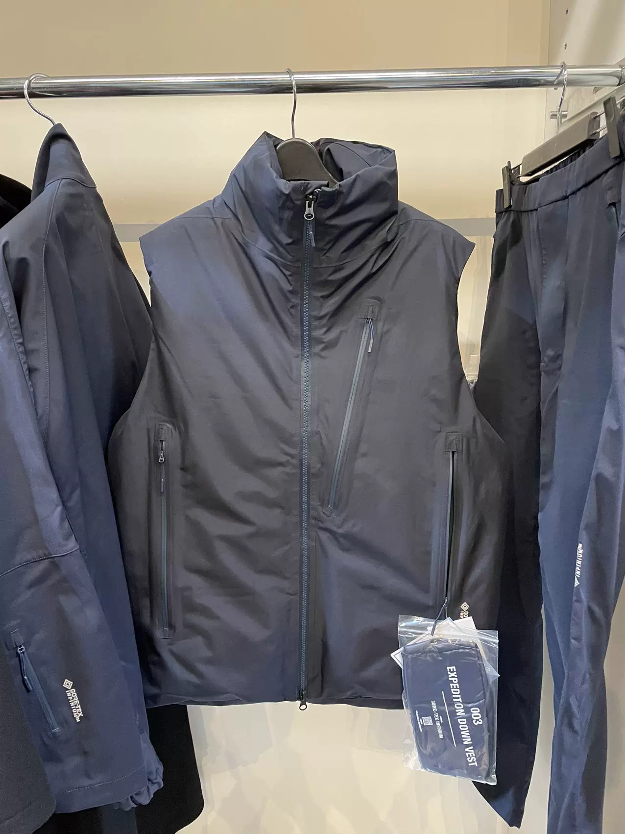 折扣DAIWA LIFE STYLE DOWN VEST GORE-TEX戶外經典羽絨馬甲22AW-Taobao