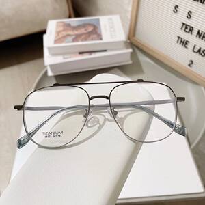 
New 54 double-beam pure titanium glasses frame for men and women, retro polygonal toad frame, can be matched with myopic Danyang glasses