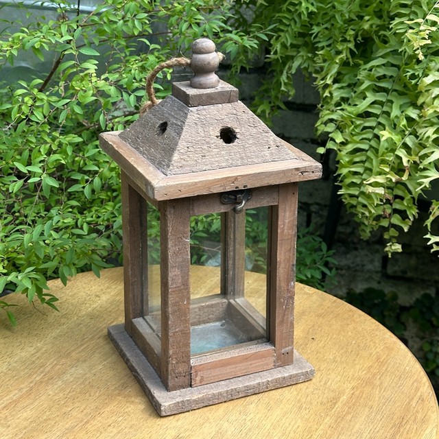 Promotional foreign trade orphan product American country style retro solid wood square vertical wind lamp candle holder can be hung