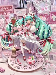 Special Offer! Hatsune Miku Figure [Only Nine Models from the Picture] Anime Trendy Collectible Ornament Birthday Gift