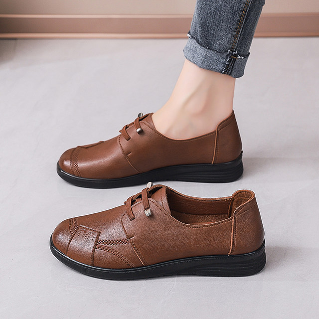 Loafers for women 2025 new one-on-one large size women's shoes with soft soles, comfortable and not tiring for middle-aged and elderly mothers' shoes