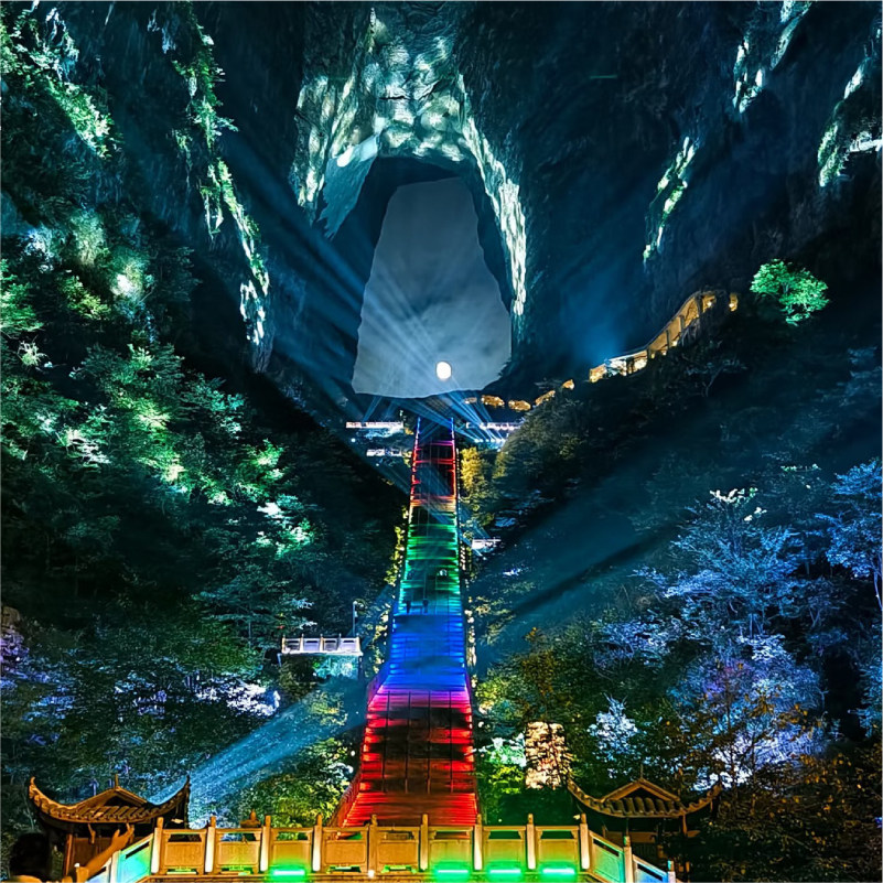 全含6人小团住山顶森林公园天门山夜景灯光张家界凤凰4天3晚跟团