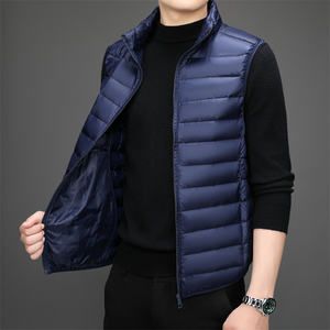 Cotton vest autumn and winter men's dad wears inside and outside zipper light horse clip in the middle of the elderly to keep the vest bottoming the shoulders
