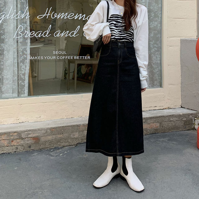 Black denim skirt for women in autumn, high waist, slim pear-shaped body covering hips, fat mm large size A-line mid-length skirt