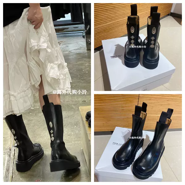 代购Toga Pulla马丁靴新款银色徽章后拉链圆头平底金属高筒长靴子- Taobao