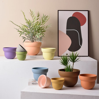 100,000 people are looking at this Nordic flowerpot