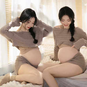 New photo studio pregnant women take pictures of clothing fashion, beautiful, small fresh, shoulder, shoulder knit pregnant mother big belly photos take women at home
