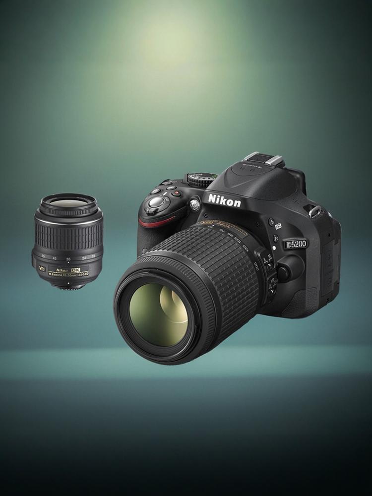 Nikon D5200 24.6MP Digital SLR Camera with 18-105mm Lens