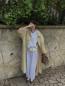 
A Bow 2023 90s minimalist medieval classic silhouette twill suede horn buckle long windbreaker