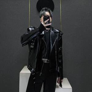 
Niche high-end motorcycle jacket for men in autumn irregular deconstruction design suit collar short black leather jacket for men