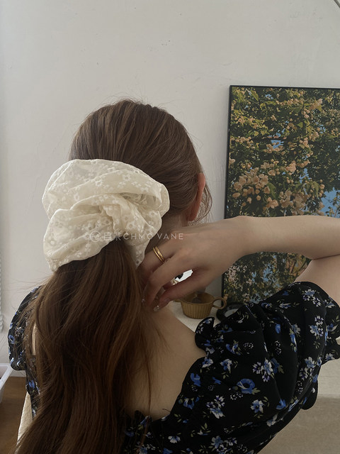 Qie Mo~Zuo~ Temperament embroidered extra large intestine loop
