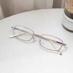 Korean retro square flat glasses box male close -up female INS tide flat light lens glasses net red gold silk frame glasses
