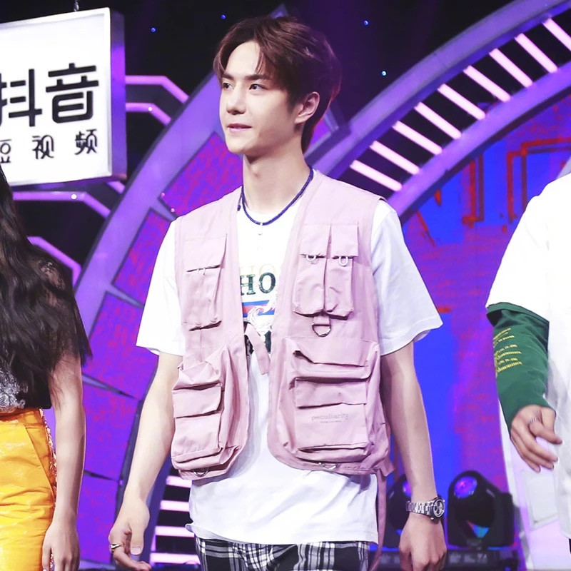 WANG YIBO  Ÿ ,  м   Ÿ, Ϻ м 귣      Ƽ  ۾ -