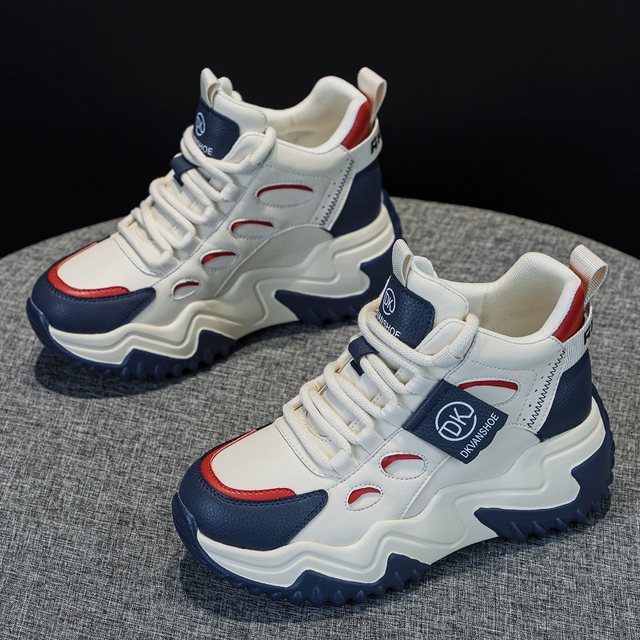 Foreign trade factory withdraw the cabinet and break the coded leather face thick bottom leisure high -top shoes female autumn and winter leather increasing students of students, daddy shoes