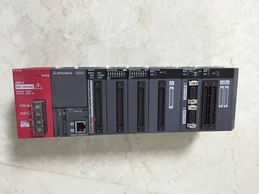 #新品　 KV-C64TA 中古KEYENCE KV-700 CPU ユニット⁄KV-C64XB 24VDC 4.1mA⁄KV-C64TA