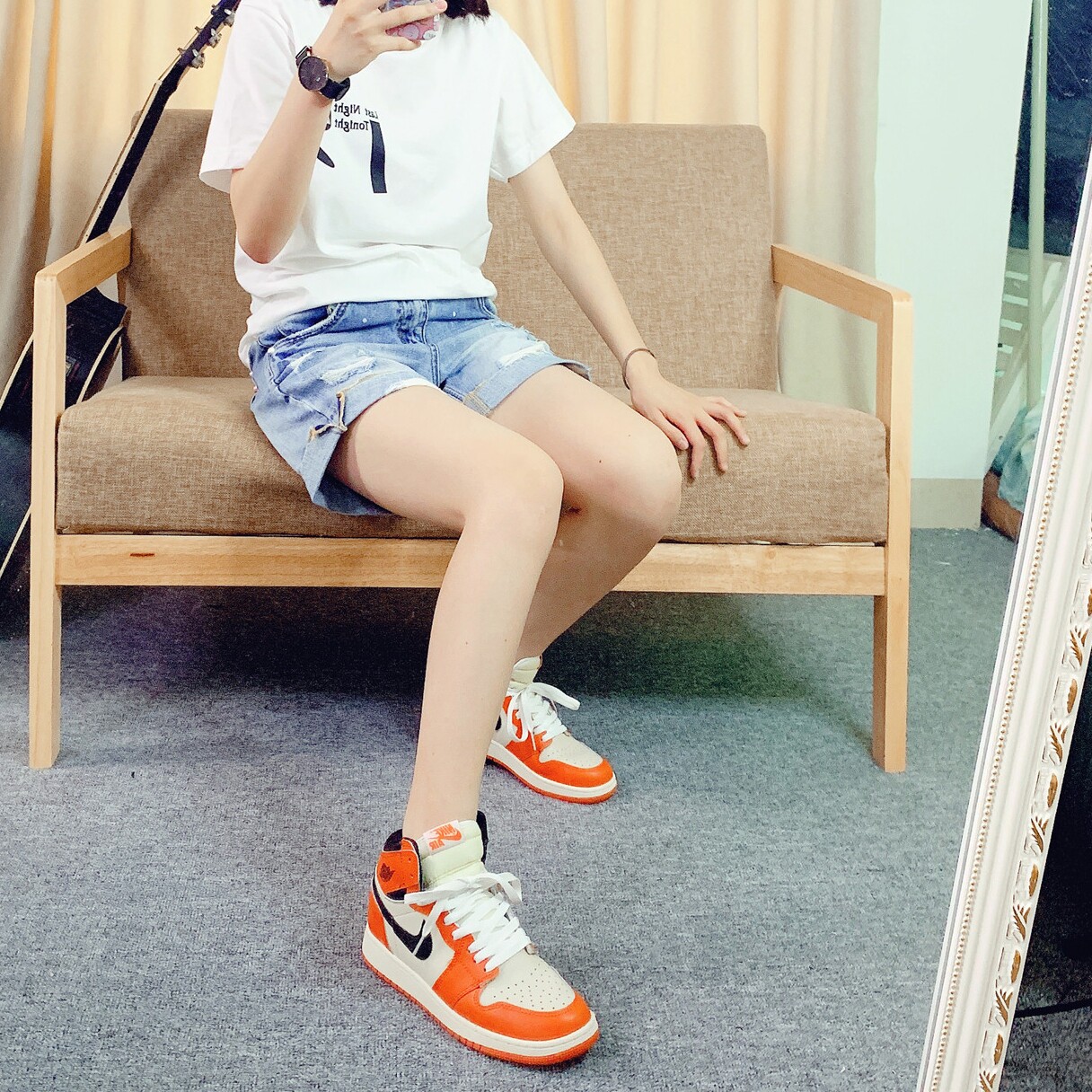 前段时间看到街上的小姐姐们都穿着aj,羡慕的我流下口水,就跟男朋友提