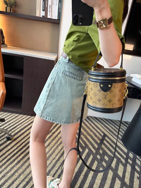 High-waisted denim short skirt for women in spring 2024 new fashionable slim fit and versatile A-line