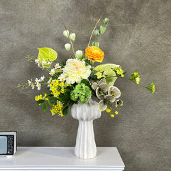 Modern simple and high-end simulated floral ornaments
