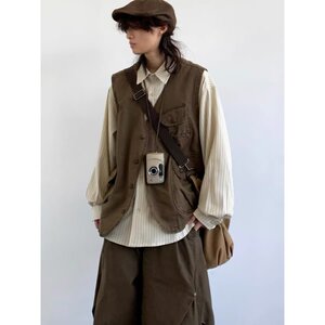 
Spring Japanese retro workwear style multi-pocket V-neck vest for men and women loose stackable functional vest casual jacket