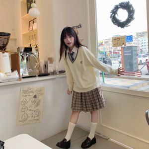 
LuLu cake original jk sweater v collar Japanese college style rice gray autumn and winter school offering knitted autumn and winter women