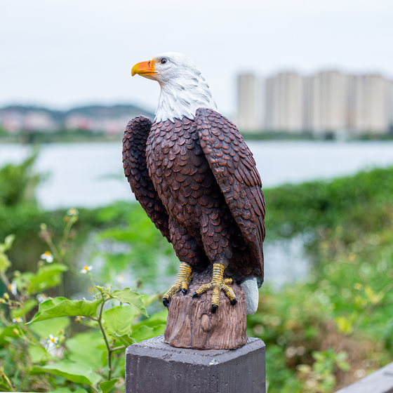 
Outdoor garden courtyard animal sculpture simulation large eagle ornaments landscape bird sculpture model resin crafts