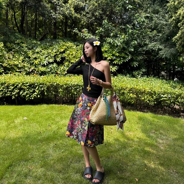 Japanese retro floral high waist hot pleated skirt for women 2025 summer new niche flower print skirt