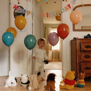 Environmentally friendly natural latex colorful balloons floating in the air helium balls children's birthday decoration package surprise gift