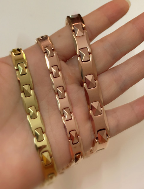Genuine Taiwan health titanium titanium magnetic tungsten steel color gold couple bracelet Koto anti -radiation fashion men's and women's jewelry bracelet
