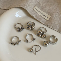Exaggerated Glossy Metal Ball Ring for Women with a Unique Design, Stylish and Versatile for Commuting