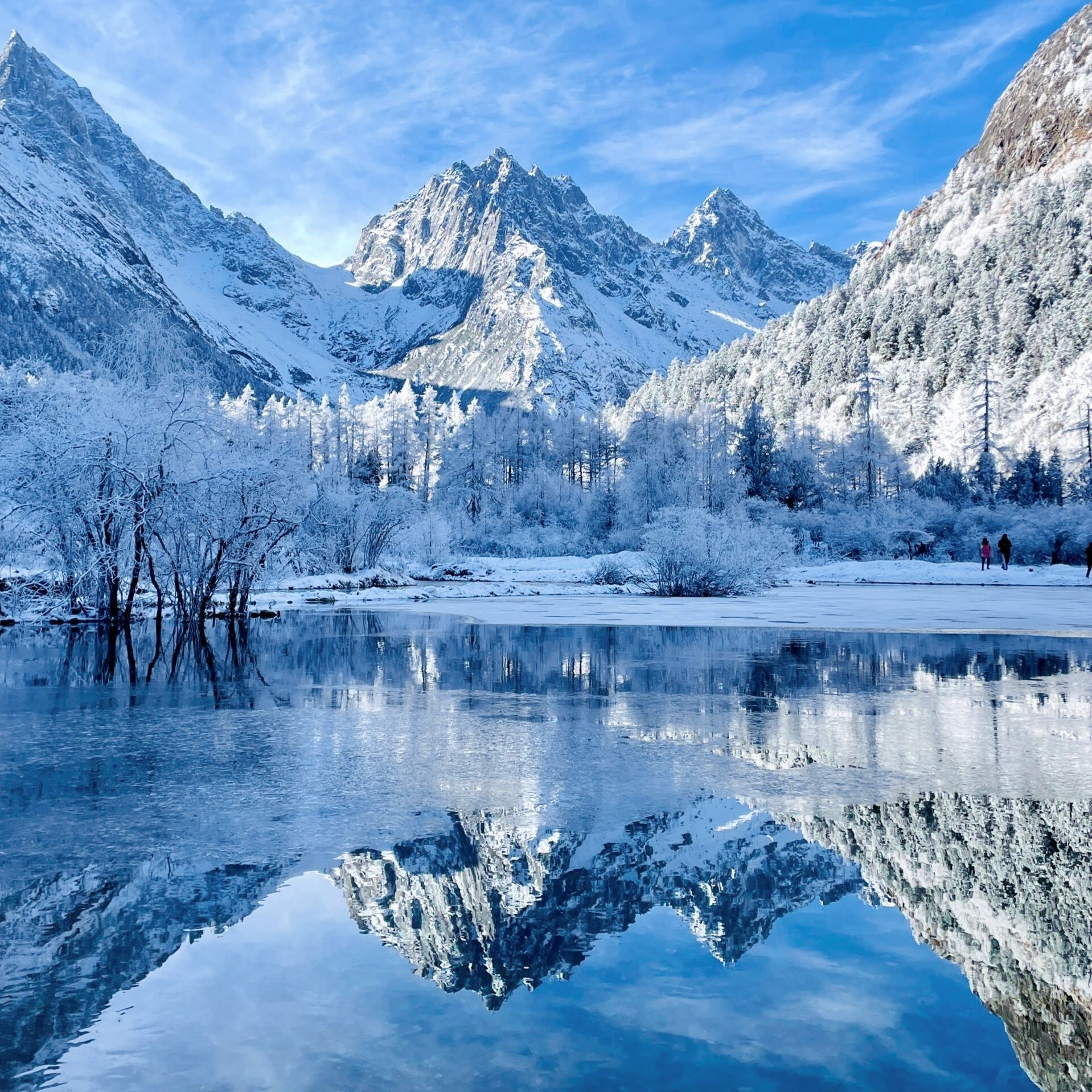 川西旅游阿坝九寨沟跟团黄龙达古冰川毕棚沟四姑娘山拼车4日纯玩