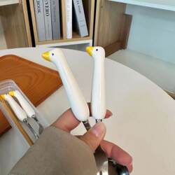 ins Cute Big White Goose Fork and Spoon Cutlery Set with Ceramic Handle, Stainless Steel, Cartoon Design, High Aesthetic Value, Convenient