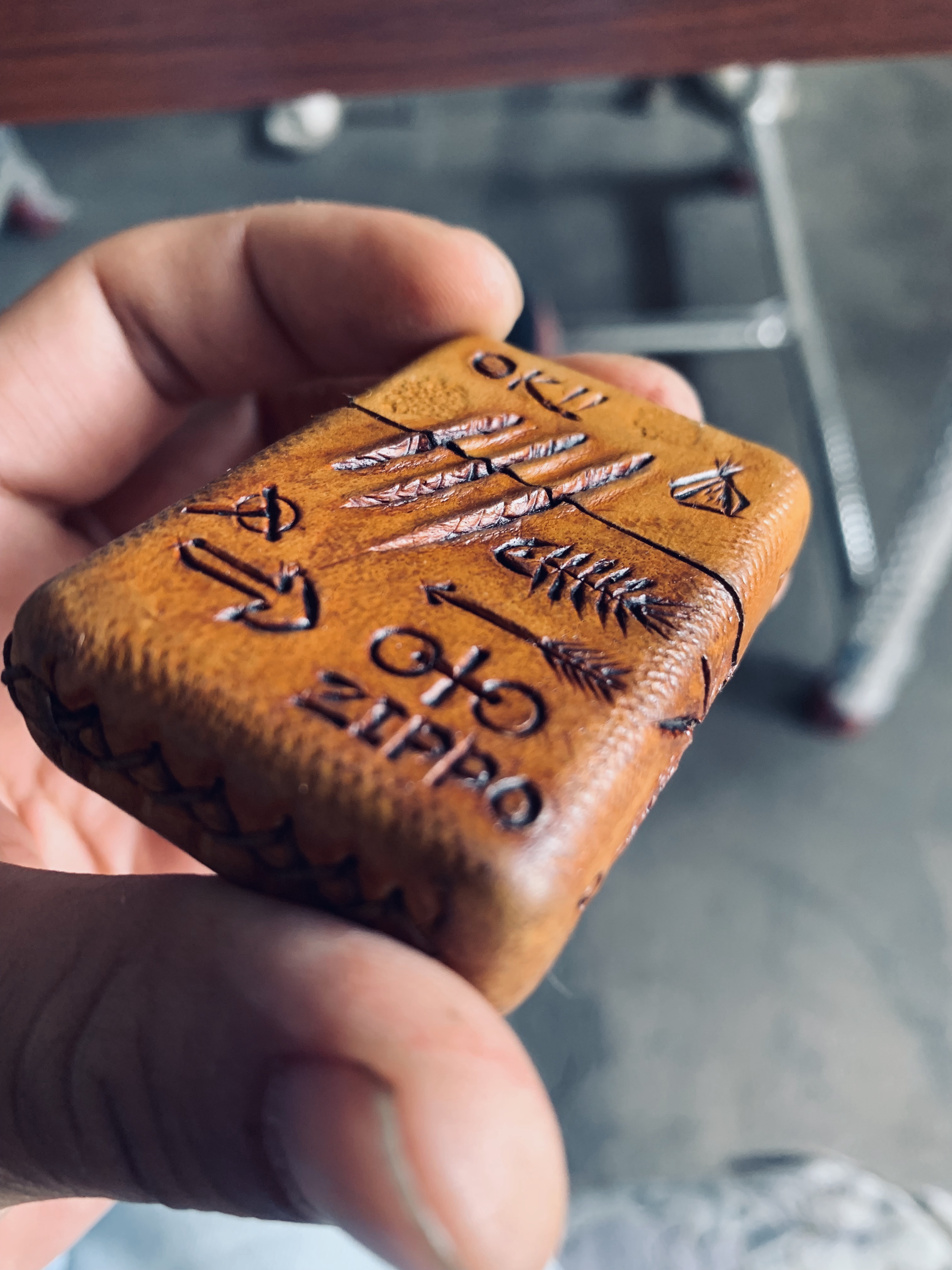 レザーzippoライターケース - 手作りカウハイド - レトロデザイン