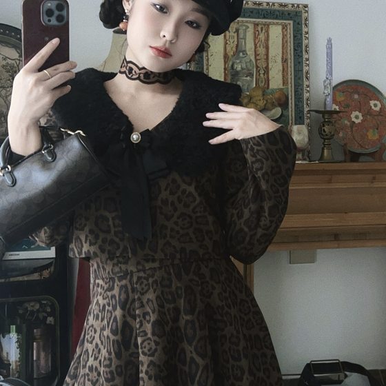 
To Carol's Homemade - Cat's Pride - Retro Suede Leopard Print Removable Fur Collar Suit