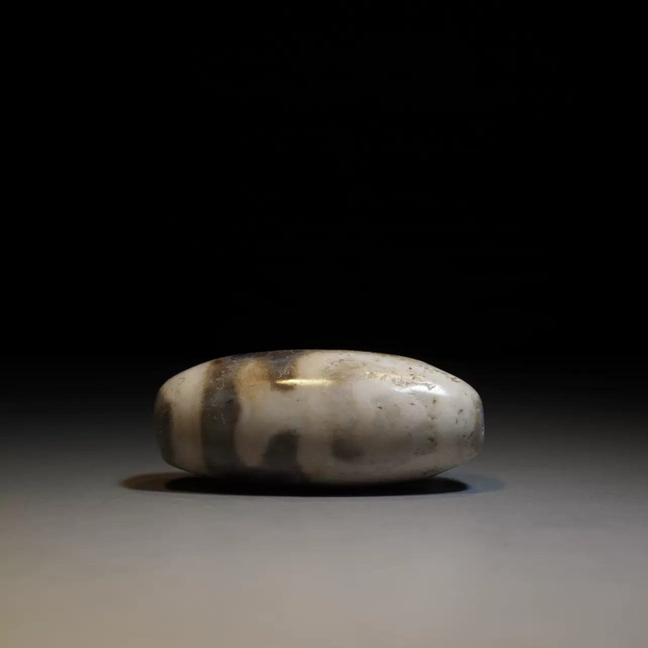 罕见千年高古珠大鹏鸟宝瓶古代伏藏老天珠