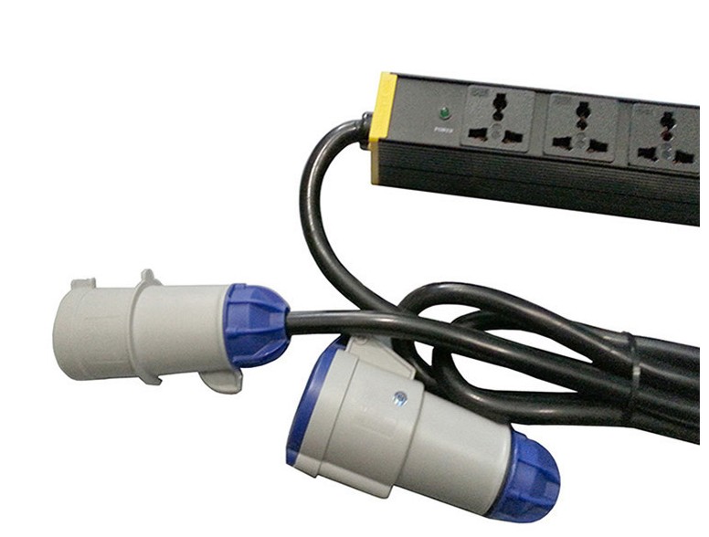 ȹ 24N01NS-0025 ĳ PDU  32A 32A  ĿͰ ִ 3-