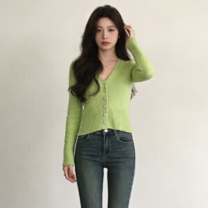 
2026 spring and autumn Korean style soft waxy knitted cardigan for women V-neck short style inside and outside slim sweater thickened top