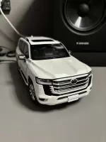 LCD 1：18 丰田陆巡Land Cruiser LC300 ZX 合金汽车模型